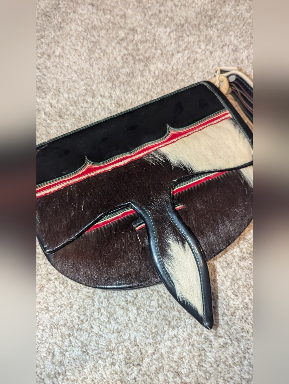 Handmade Colombian Leather Crossbody Bag: Artisan Hide Purse.